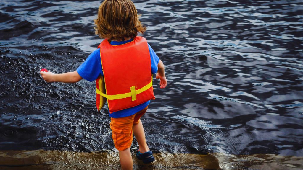 National Water Safety Month: 7 Safety Tips for ASD Families!